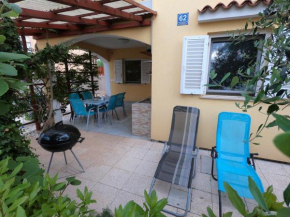 Green Olive Apartment